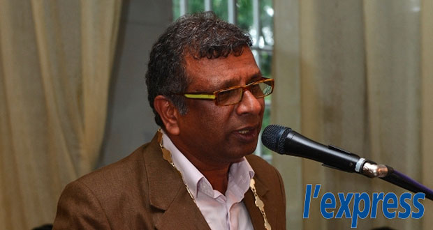 Curepipe: le mauve Ananda Rajoo élu maire