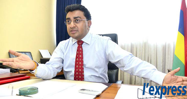 Yatin Varma membre de l’exécutif du PTr et ancien Attorney General: «J’ignore si l’argent des coffres appartient au PTr»
