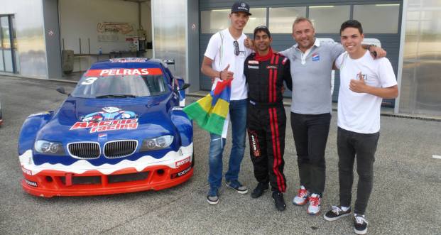 En piste avec la Mauritius Formula Team