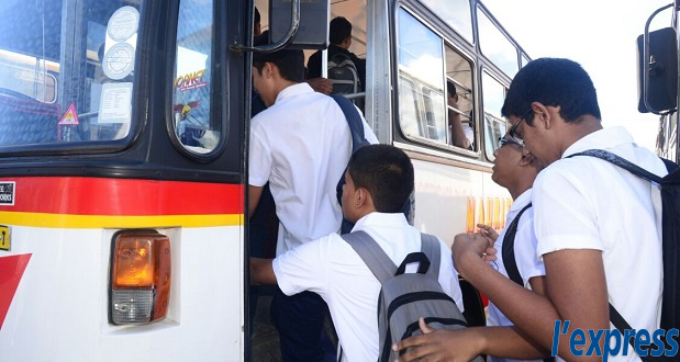 Nouveaux règlements pour les bus scolaires: l’indiscipline des jeunes montrée du doigt