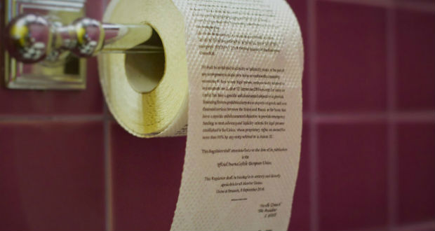 Insolite : Les sanctions européennes à l’encontre de la Russie imprimées sur du papier toilette