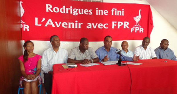 Allocation de contrats par l’Assemblée régionale:Johnson Roussety dénonce un «manque de transparence»