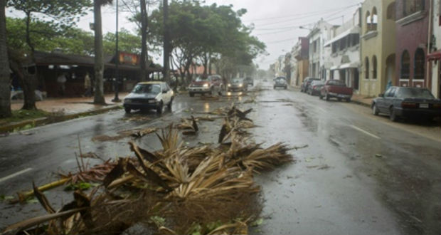 Après avoir ravagé la Dominique, la tempête Erika se dissipe au-dessus de Cuba