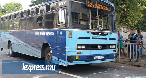 Bambous: fauchée par un bus, une femme décède