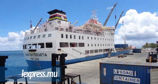Bloqué à Port-Mathurin: le Mauritius Trochetia attendu à Maurice mercredi