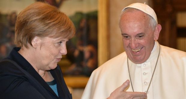 Le pape à l’Europe: «plus que jamais construire des ponts et abattre des murs»