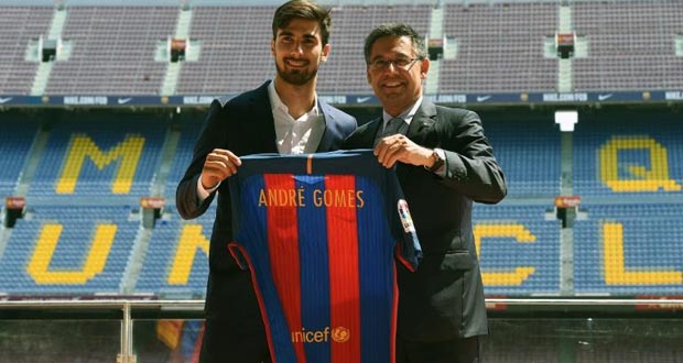 André Gomes présenté au FC Barcelone où il a signé pour 5 ans