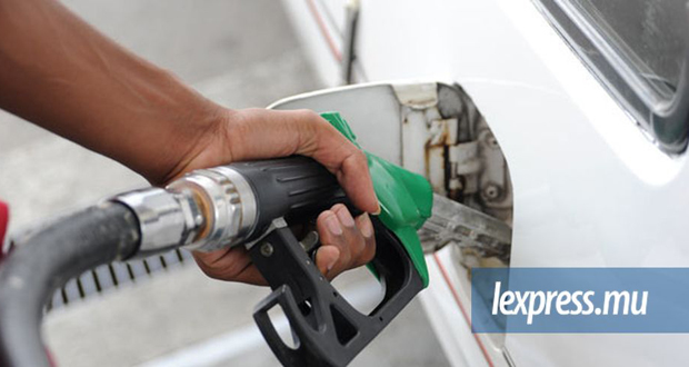 Carburants: l’essence baisse de Rs 2, 35 et le diesel de Rs 1, 90