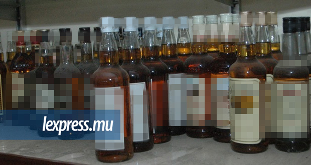Terre-Rouge: 83 cartouches de cigarette et 565 bouteilles d’alcool volées
