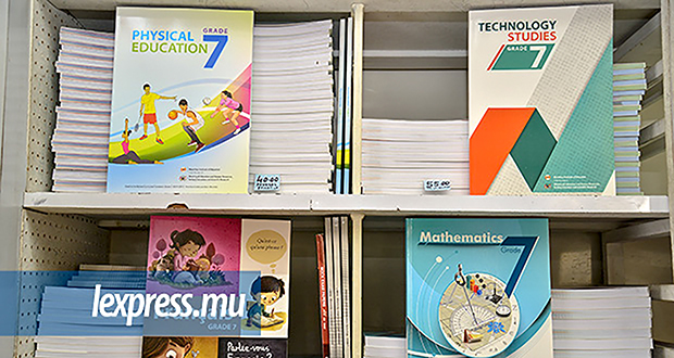 Éducation: les élèves des grades 7, 8 et 9 reçoivent leurs manuels ce lundi