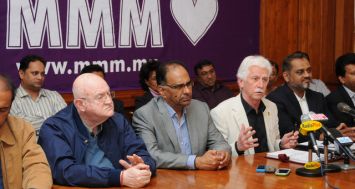 Le leader du MMM face à la presse ce samedi 23 août. Il a, entre autres, évoqué les négocations d’alliance avec le PTr.