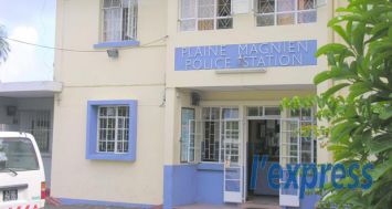 La police de Plaine-Magnien mène une enquête sur un vol survenu dans une boutique de la région hier après-midi, lundi 6 octobre.