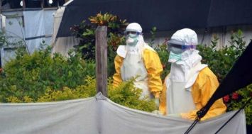 Environ 3 500 personnes ont été tuées par le virus Ebola à travers le monde. Lormus Bundhoo plaide pour la tenue d’une réunion d’urgence entre les autorités mauriciennes, l’OMS et l’Union européenne.