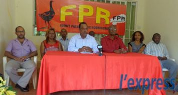 Les membres du FPR lors d’un point de presse, le lundi 10 novembre.