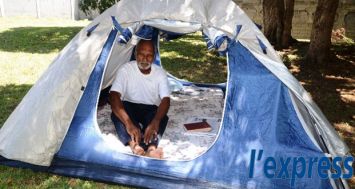 Anthony Clément, 84 ans, a démarré une grève de la faim depuis quatre jours à Rivière-du-Rempart pour que les autorités acceptent de légaliser le statut de son terrain.