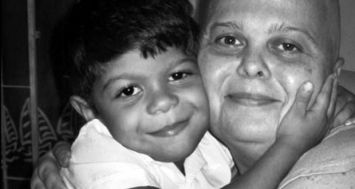 Valérie Sénèque, atteinte d’un cancer, laisse derrière elle un fils de 10 ans et une famille unie qui l’aura soutenue jusqu’au bout.