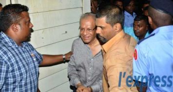 L’ancien Premier ministre Navin Ramgoolam lors de son arrestation vendredi dernier, 6 février.