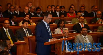 Le ministre des Finances Vishnu Lutchmeenaraidoo lors de son grand oral hier, lundi 23 mars à l’Assemblée nationale.