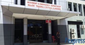Un motocycliste de 64 ans a été admis à l’unité des soins intensifs de l’hôpital SSRN, à Pamplemousses, après un accident survenu à Trois-Boutiques le mardi 14 avril.