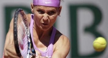 La Tchèque Lucie Safarova lors de son match en finale du tournoi de Roland-Garros contre Serena Williams, à Paris le 6 juin 2015.