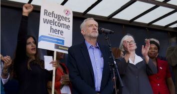 Le nouveau leader du parti travailliste britannique, Jeremy Corbyn, lors d’un rassemblement pro-réfugié dans le centre de Londres, le 12 Septembre.