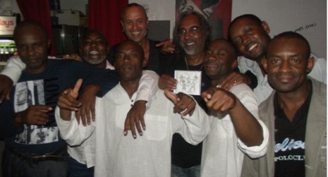 Les Mannyok ont rencontré Gilbert Pounia de Ziskakan et Yotam Agam lors de leur concert à Saint-Pierre, la Réunion, fin mars.