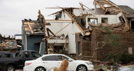Habitations détruites après le passage d'une tornadele 28 décembre 2015 à Garland au Texas.