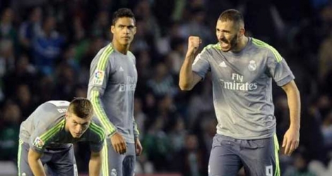 Poing rageur de Karim Benzema après avoir égalisé pour le Real Madrid à Séville contre le Betis, le 24 janvier 2016.