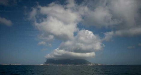 Une vue du rocher de Gibraltar depuis Algérisas.