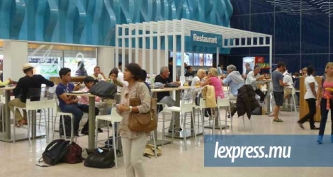 Airway Coffee doit de l’argent pour ses restaurants à l’aéroport.