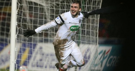 L'attaquant de Granville Tommy Utereiner inscrit le but de la victoire face à Bourg-en-Bresse en Coupe de France, au stade Louis-Dior, le 9 février 2016.