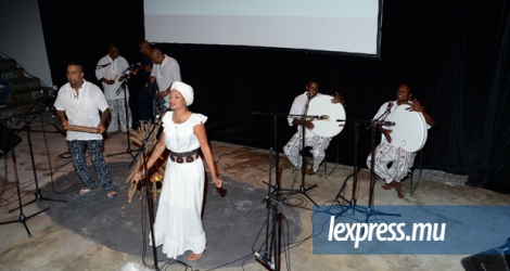 Une soirée consacrée au sega tipik, reconnu patrimoine de l’humanité en 2014. (Photo : CLIFFORD FRANCISQUE)