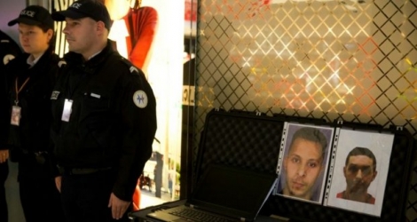 Avis de recherche de Salah Abdeslam Mohamed Abrini au contrôle douanier le 3 décembre 2015 à l'aéroport Charles-de-Gaulle à Roissy-en-France 