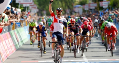L'Allemand Roger Kluge, vainqueur de la 17e étape du Tour d'Italie à Cassano d'Adda, près de Milan, le 25 mai 2016