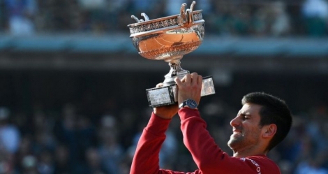 Novak Djokovic, vainqueur des internationaux de France de tennis face à Andy Murray à Roland-Garros, le 5 juin 2016 