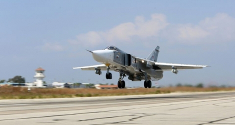 Un bombardier russe Sukhoi Su-24, le 3 octobre 2015 à Latakia en Syrie, identique à celui abattu par l'armée turque.