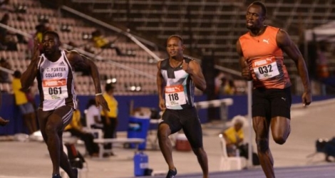 Le sprinteur Usain Bolt lors des quarts de finale du 100 m des sélections jamaïcaines, le 30 juin 2016 à Kingston