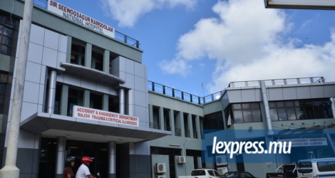 Un maçon a été admis à l’unité des soins intensifs de l’hôpital SSRN, à Pamplemousses après une chute, jeudi 14 juillet.