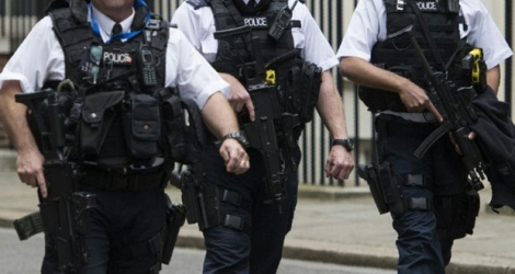 Des policiers britanniques patrouillent à Londres.