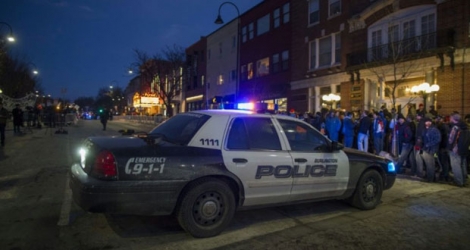 Une voiture de police bloque l'accès à une rue de Burlington, dans le Vermont.