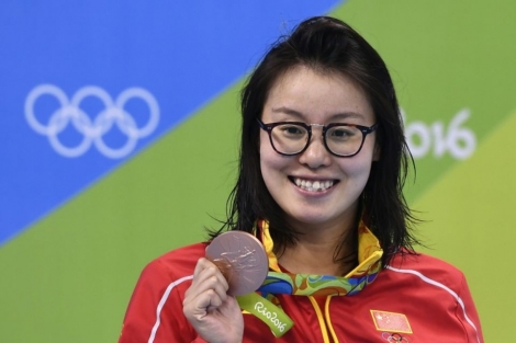 La nageuse chinoise Fu Yuanhui, médaillé de bronze sur 100 m dos, le 8 août 2016 aux JO de Rio