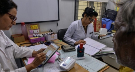Une consultation dans une des cliniques dernier cri à New Delhi construite par le gouvernement pour soigner les plus pauvres.