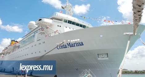 La desserte régulière des navires de Costa Croisières amène beaucoup de visiteurs au pays.