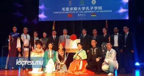 Lors de l'inauguration de l’institut Confucius le 14 décembre 2016 à l'auditorium Octave Wiehe, une représentation d'art chinois a eu lieu.