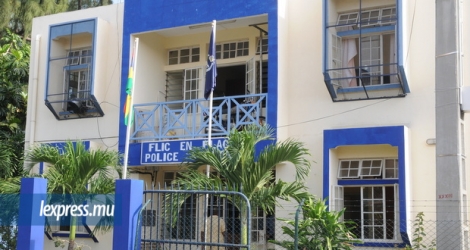 La police enquête sur deux jeunes interpellés lors d’un contrôle routine dans la région de Flic-en-Flac, lundi 19 décembre.