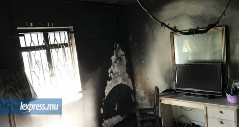 Le feu s’est déclaré au domicile de Franco Quirin à Beau-Bassin, jeudi 5 décembre.