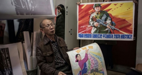 L'artiste Hong Chun-Ong, un «Artiste du peuple» de 76 ans, dans son atelier des Studios artistiques de Mansudae, à Pyongyang.