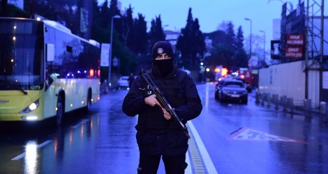 L'explosion a été causée par une bombe artisanale, selon l'agence privée Dogan, qui met en cause «des terroristes du PKK».