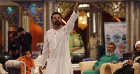 Aamir Liaquat Hussain s'est vu interdire d'apparaître «de quelque manière que ce soit» sur la chaîne Bol News.