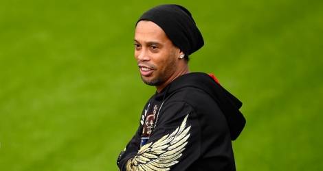Âgé de 36 ans, Ronaldinho a brillé pendant cinq ans avec le Barça où il marqué 91 buts en 198 rencontres.